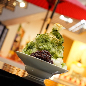 抹茶スペシャルのかき氷（けずり氷）
